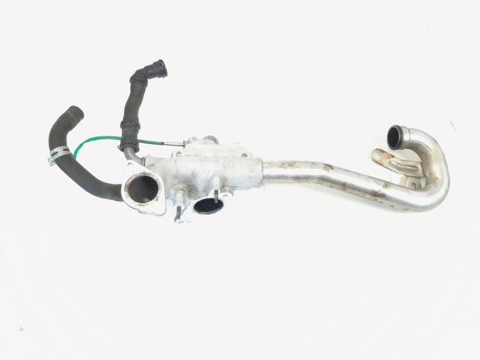 Begagnade EGR-rör Mercedes CLA (117.3) 1.5 CLA-180 CDI, 180 d 16V Pris € 49,95 Marginaltabell erbjuds av GEJO Revisie & Onderdelen BV