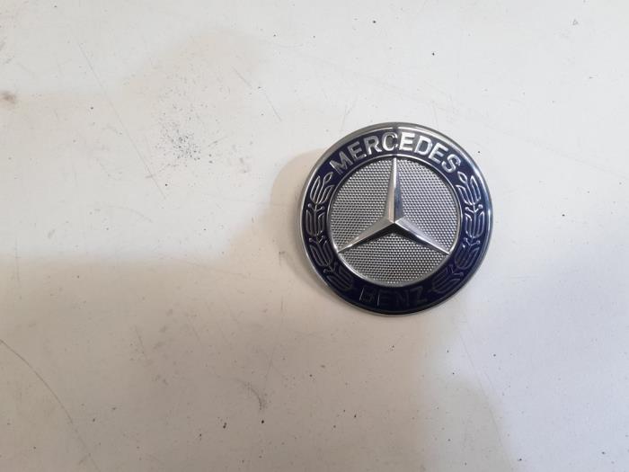 Begagnade Emblem Mercedes CLA (117.3) 1.5 CLA-180 CDI, 180 d 16V Pris € 15,00 Marginaltabell erbjuds av GEJO Revisie & Onderdelen BV