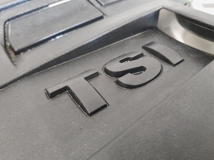 Pokrywa silnika z Volkswagen Touran (1T3) 1.4 16V TSI 140 2014