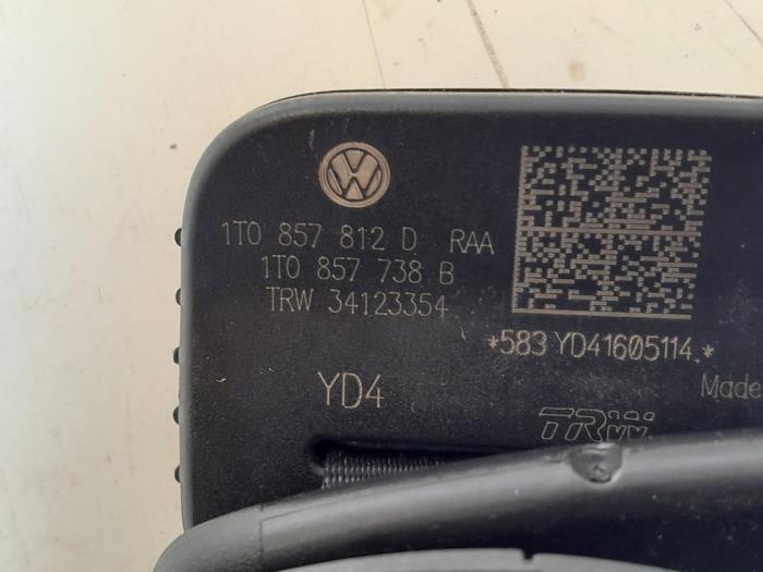 Rear seatbelt, right from a Volkswagen Touran (1T3) 1.4 16V TSI 140 2014