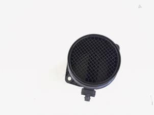 Luftmassenmesser van een Volkswagen Transporter T5 2.0 TDI DRF 2011