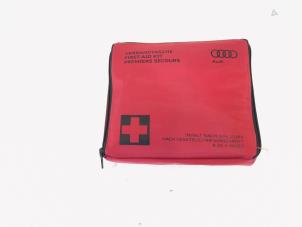 Used First aid kit Audi A6 Avant (C7) 3.0 TDI V6 24V Quattro Price € 4,00 Margin scheme offered by GEJO Revisie & Onderdelen BV