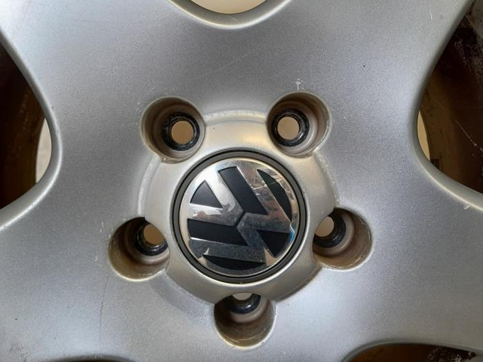 Juego de llantas y neumáticos de invierno de un Volkswagen Transporter T5 2.5 TDi 2004