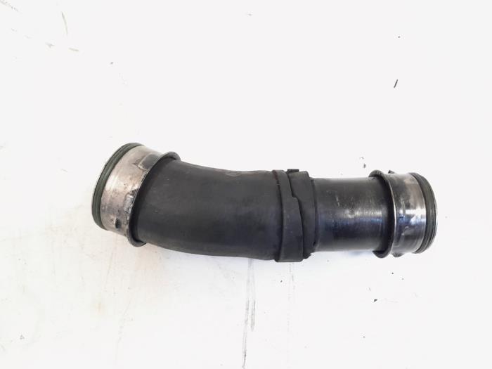 Gebrauchte Intercooler Schlauch Volkswagen Transporter T5 2.5 TDi Preis € 20,00 Margenregelung angeboten von GEJO Revisie & Onderdelen BV