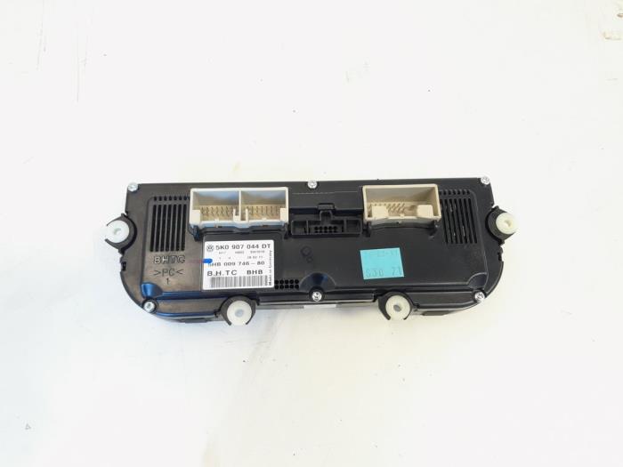 Heater control panel from a Volkswagen Scirocco (137/13AD) 1.4 TSI 122 16V 2011