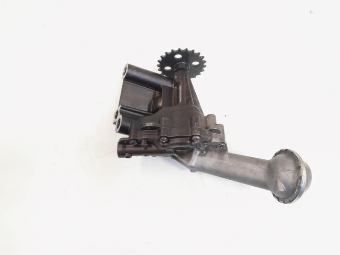 Begagnade Oljepump Mercedes CLA (117.3) 1.5 CLA-180 CDI, 180 d 16V Pris € 34,00 Marginaltabell erbjuds av GEJO Revisie & Onderdelen BV