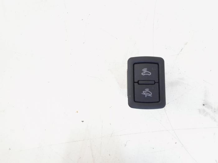 Używane Przelacznik (rózne) Audi A6 Avant (C6) 2.0 T FSI 16V Cena € 5,00 Procedura marży oferowane przez GEJO Revisie & Onderdelen BV