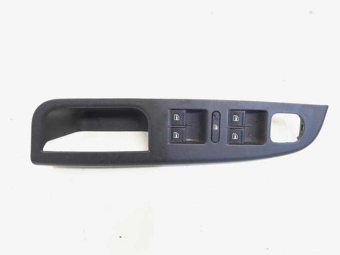 Usados Interruptor combinado de ventanillas Volkswagen Golf V (1K1) 1.4 GT 16V Precio € 13,00 Norma de margen ofrecido por GEJO Revisie & Onderdelen BV
