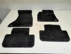 Used Set of mats Audi A4 Avant (B8) 3.0 TDI V6 24V Quattro Price € 20,00 Margin scheme offered by GEJO Revisie & Onderdelen BV