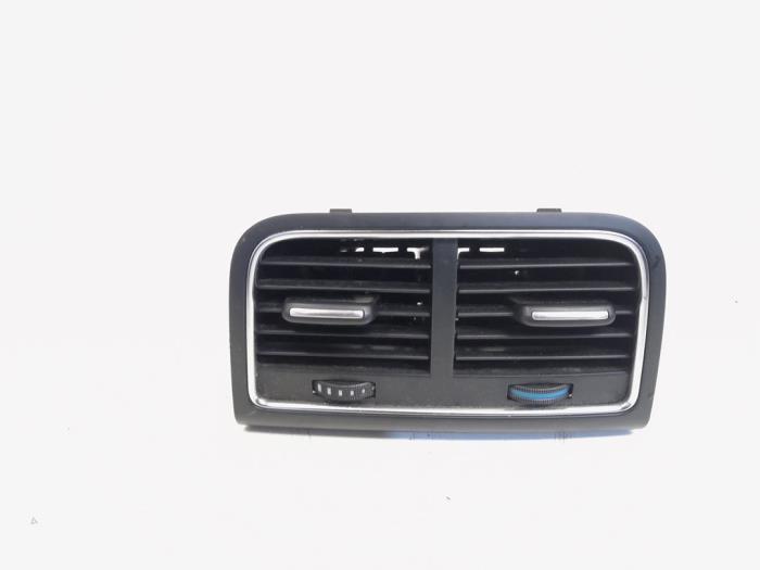 Begagnade Luftraster bak Audi A5 (8T3) 3.0 TDI V6 24V Quattro Pris € 5,00 Marginaltabell erbjuds av GEJO Revisie & Onderdelen BV