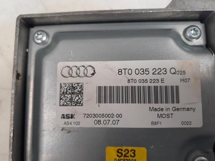 Wzmacniacz radiowy z Audi A5 (8T3) 3.0 TDI V6 24V Quattro 2007