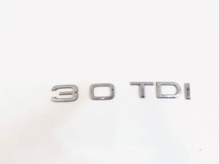 Używane Emblemat Audi A5 (8T3) 3.0 TDI V6 24V Quattro Cena € 20,00 Procedura marży oferowane przez GEJO Revisie & Onderdelen BV