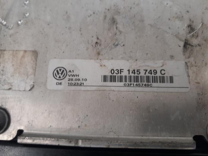 Intake manifold from a Volkswagen Golf VII (AUA) 1.4 TSI 16V 2015