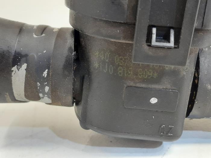Mechanical heater valve from a Audi A4 Avant (B8) 1.8 TFSI 16V 2008