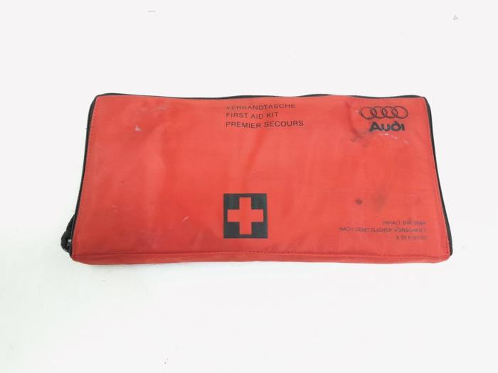 First aid kit – 8K0860282