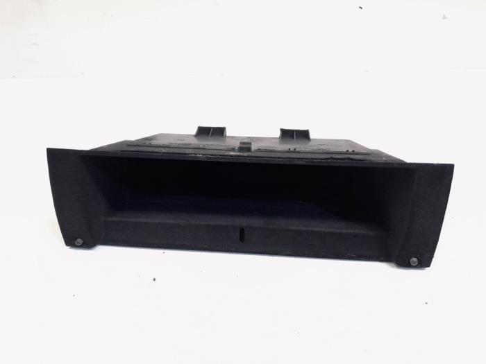 Begagnade Handskfack Landrover Range Rover Sport (LS) 2.7 TDV6 24V Pris € 40,00 Marginaltabell erbjuds av GEJO Revisie & Onderdelen BV