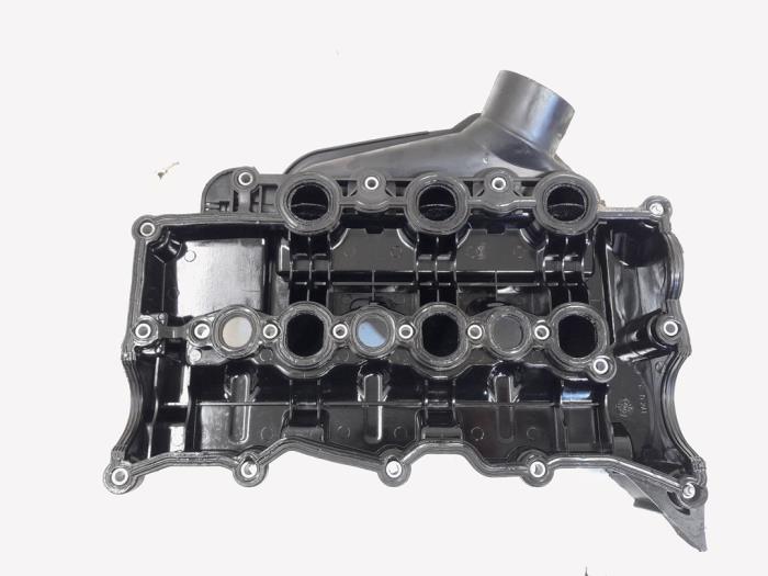 Ventildeckel van een Land Rover Range Rover Sport (LS) 2.7 TDV6 24V 2006