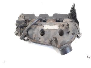 Ventildeckel van een Land Rover Range Rover Sport (LS) 2.7 TDV6 24V 2006