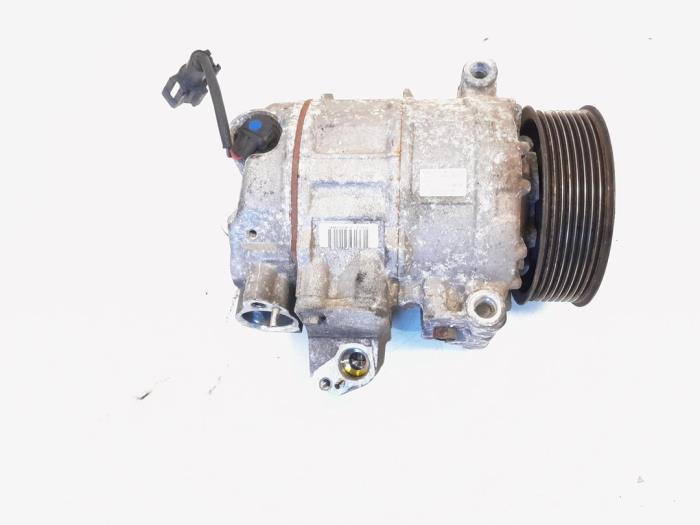 Air conditioning pump from a Land Rover Range Rover Sport (LS) 2.7 TDV6 24V 2006