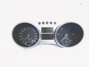 Used Odometer KM Mercedes ML II (164/4JG) 3.0 ML-280 CDI 4-Matic V6 24V Price € 50,00 Margin scheme offered by GEJO Revisie & Onderdelen BV