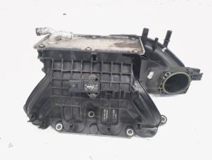 Używane Kolektor dolotowy Volkswagen Golf Plus (5M1/1KP) 1.4 TSI 122 16V Cena € 10,00 Procedura marży oferowane przez GEJO Revisie & Onderdelen BV