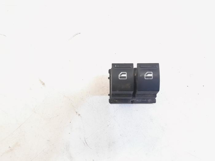 Usados Interruptor combinado de ventanillas Volkswagen Golf V (1K1) 2.0 GTI 16V Precio € 4,00 Norma de margen ofrecido por GEJO Revisie & Onderdelen BV