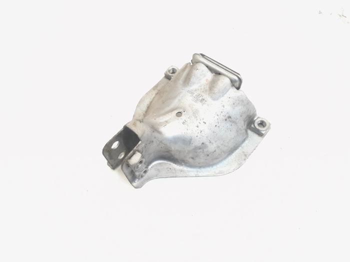 Engine mount from a Audi A6 (C7) 2.0 TDI 16V 2015