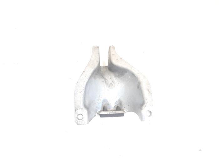 Engine mount from a Audi A6 (C7) 2.0 TDI 16V 2015