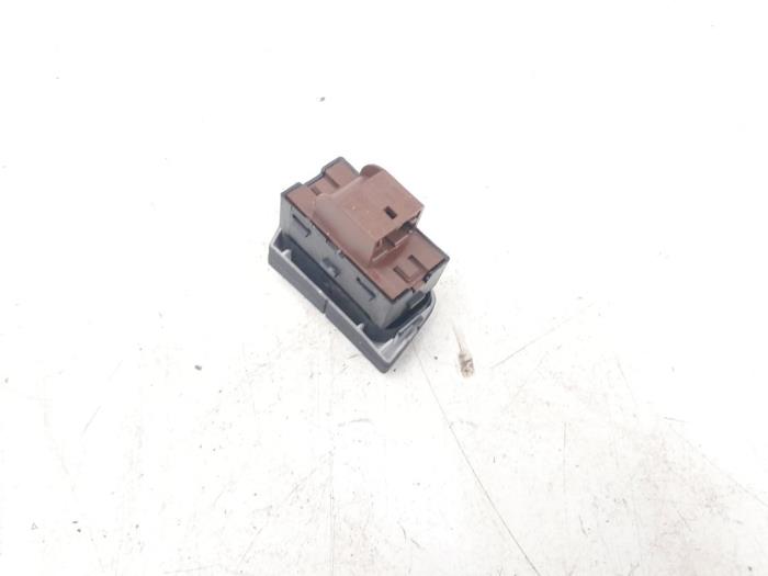 Central locking switch from a Audi A6 (C7) 2.0 TDI 16V 2015