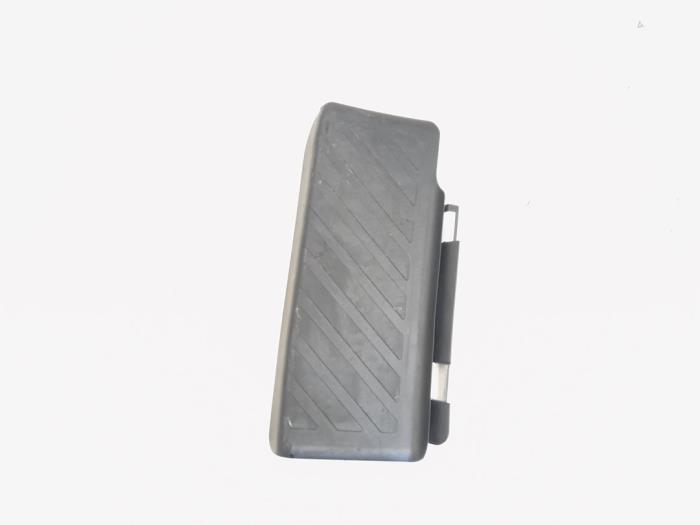 Gebrauchte Fußstütze Audi A3 Limousine (8VS/8VM) 1.0 TFSI 12V Preis € 10,00 Margenregelung angeboten von GEJO Revisie & Onderdelen BV