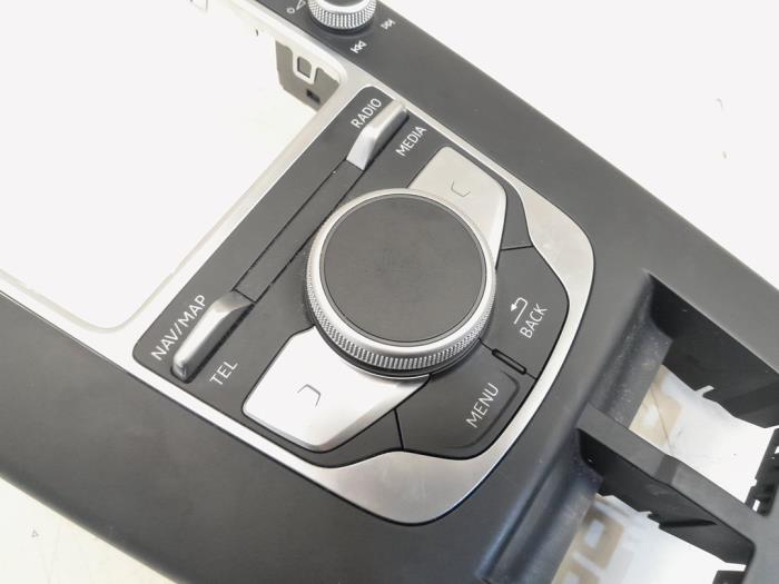 Unidad de control multimedia de un Audi A3 Limousine (8VS/8VM) 1.0 TFSI 12V 2017