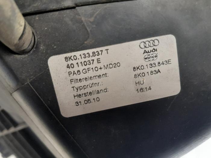 Cuerpo de filtro de aire de un Audi A4 Avant (B8) 2.0 TDI 16V 2010