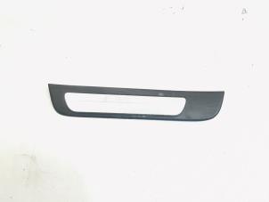 Usados Placa del desgaste del travesaño de la puerta izquierda Audi A4 Avant (B8) 2.0 TDI 16V Precio € 10,00 Norma de margen ofrecido por GEJO Revisie & Onderdelen BV