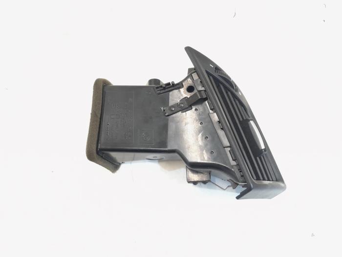 Dashboard vent from a BMW X1 (E84) sDrive 20d 2.0 16V 2010