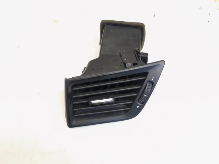Dashboard vent from a BMW X1 (E84) sDrive 20d 2.0 16V 2010