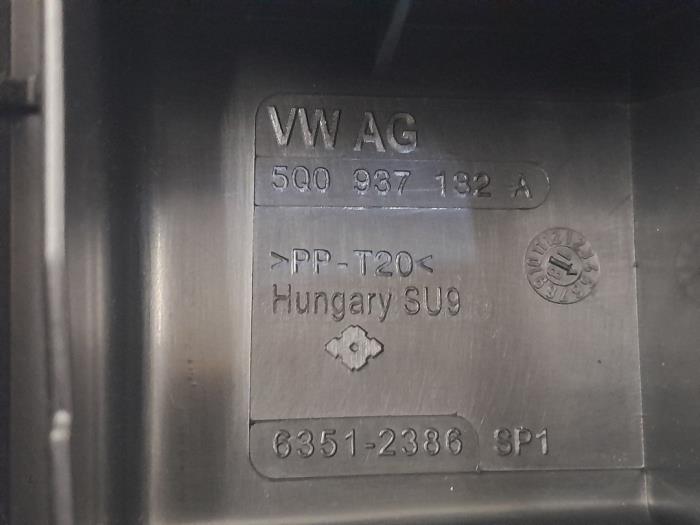 Plaque de protection divers d'un Volkswagen Golf VII (AUA) 1.0 TSI 12V 2018