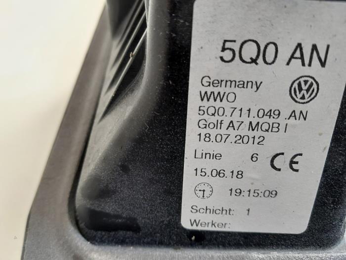Schaltbox van een Volkswagen Golf VII (AUA) 1.0 TSI 12V 2018