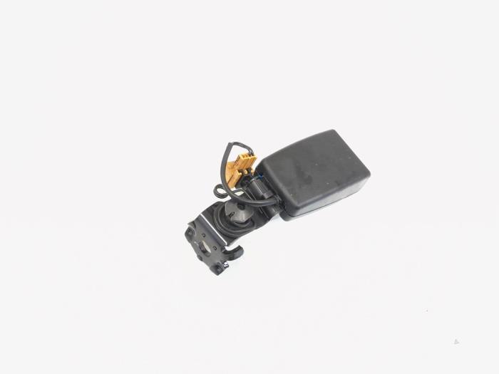 Rear seatbelt buckle, right from a Audi A6 Avant (C7) 3.0 V6 24V TFSI Quattro 2011