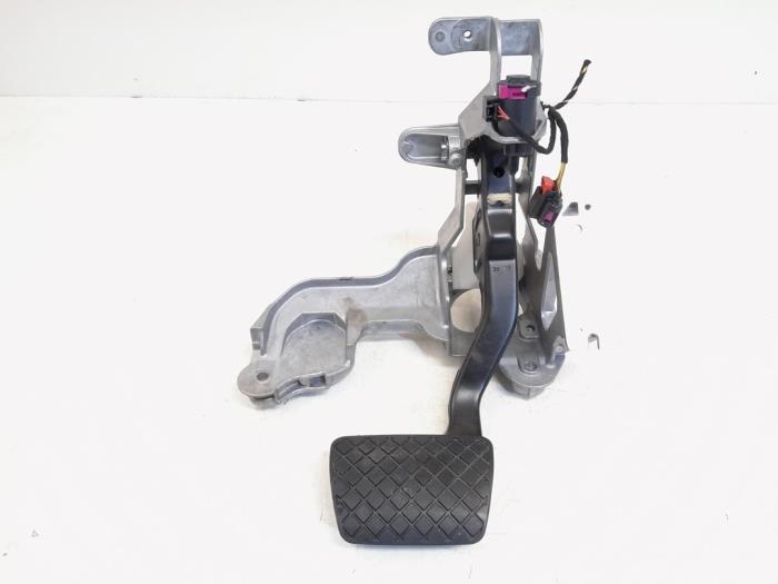 Używane Pedal hamulca Audi A6 Avant (C7) 3.0 V6 24V TFSI Quattro Cena € 11,00 Procedura marży oferowane przez GEJO Revisie & Onderdelen BV