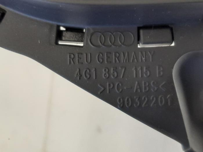 Odometer decorative strip from a Audi A6 Avant (C7) 3.0 V6 24V TFSI Quattro 2011