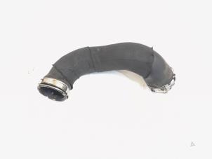 Intercooler Schlauch van een Audi A4 Avant (B8) 3.0 TDI V6 24V Quattro 2008