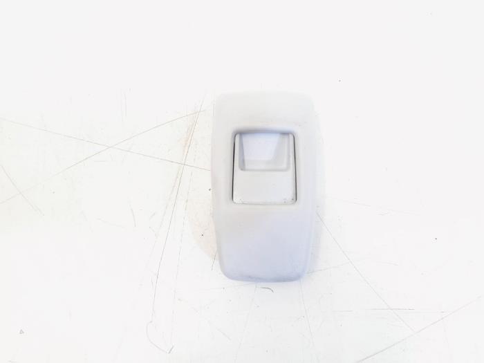 Usagé Divers Peugeot 208 I (CA/CC/CK/CL) 1.2 Vti 12V PureTech Prix € 15,00 Règlement à la marge proposé par GEJO Revisie & Onderdelen BV
