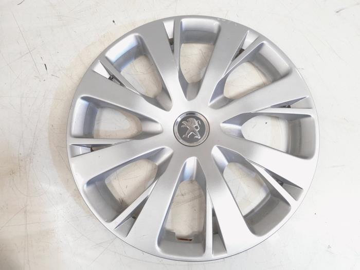 Wheel cover set from a Peugeot 208 I (CA/CC/CK/CL) 1.2 Vti 12V PureTech 2018
