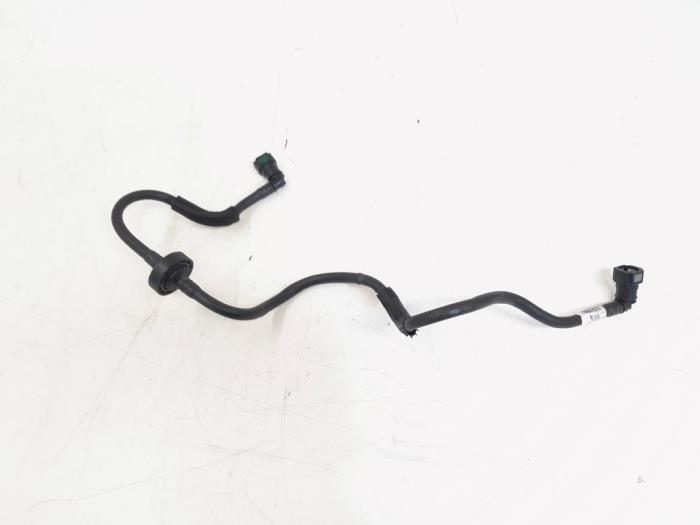 Usagé Conduit de carburant Peugeot 208 I (CA/CC/CK/CL) 1.2 Vti 12V PureTech Prix € 6,00 Règlement à la marge proposé par GEJO Revisie & Onderdelen BV