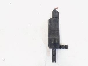 Used Headlight washer pump Skoda Octavia Combi (1Z5) 1.8 TSI 16V Price € 7,00 Margin scheme offered by GEJO Revisie & Onderdelen BV