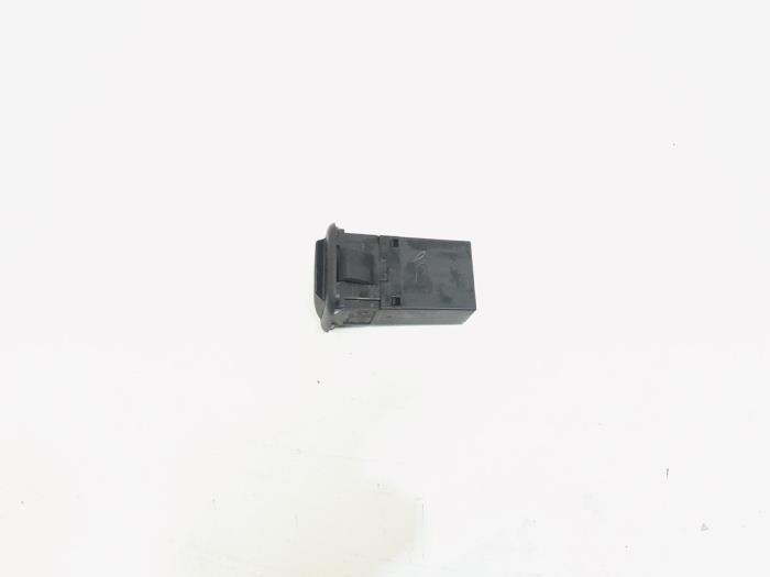 Zlacze AUX/USB z Skoda Octavia Combi (1Z5) 1.8 TSI 16V 2011