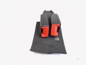 Used Rear seatbelt buckle, centre Audi TT (8J3) 1.8 TFSI 16V Price € 15,00 Margin scheme offered by GEJO Revisie & Onderdelen BV