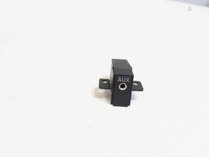 Usados Conexión AUX-USB Audi TT (8J3) 1.8 TFSI 16V Precio € 14,00 Norma de margen ofrecido por GEJO Revisie & Onderdelen BV