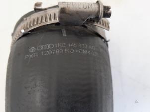 Intercooler Schlauch van een Audi TT (8J3) 1.8 TFSI 16V 2010