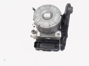 Bloc ABS d'un Volkswagen Tiguan (AD1) 2.0 TDI 16V BlueMotion Technology SCR 2017
